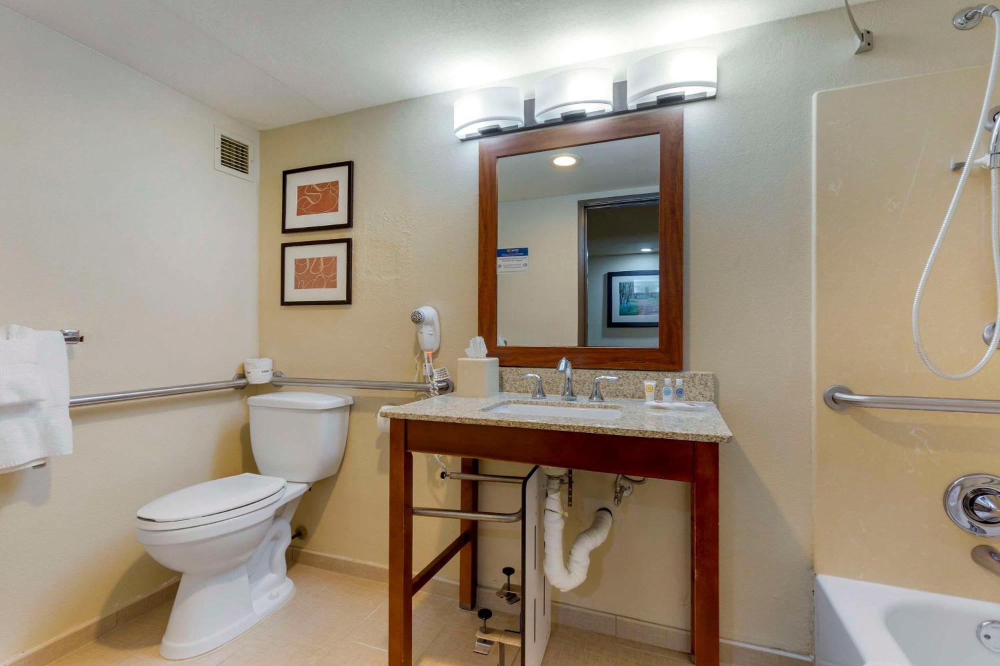 Comfort Suites Near Potomac Mills Woodbridge Extérieur photo